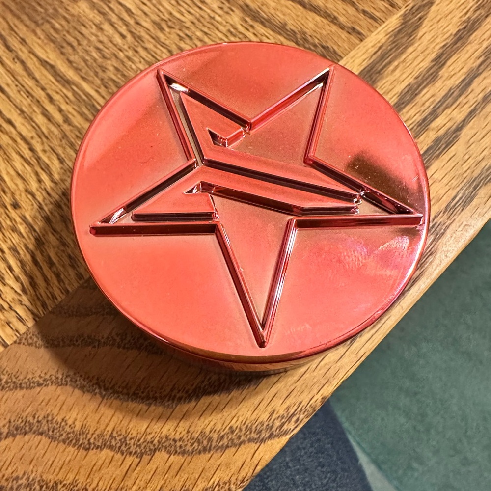 Star-Embossed Metallic Pink Compact